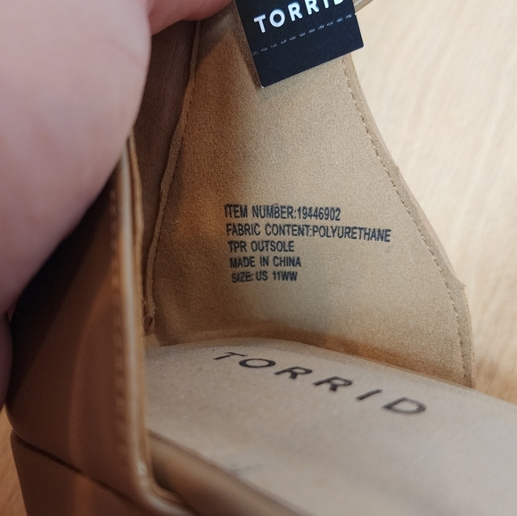 NWT Torrid 11WW Square Toe Ankle Strap Demi Wedge Cognac Tan Sandals 11 Wide - Picture 15 of 15
